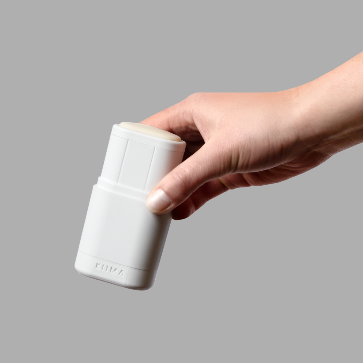 Déo naturel rechargeable dans l'applicateur blanc
