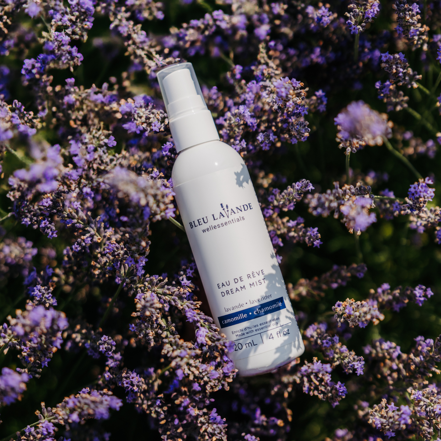 Parfum d'ambiance aux huiles essentielles de lavande et de camomille à vaporiser dans la chambre à coucher