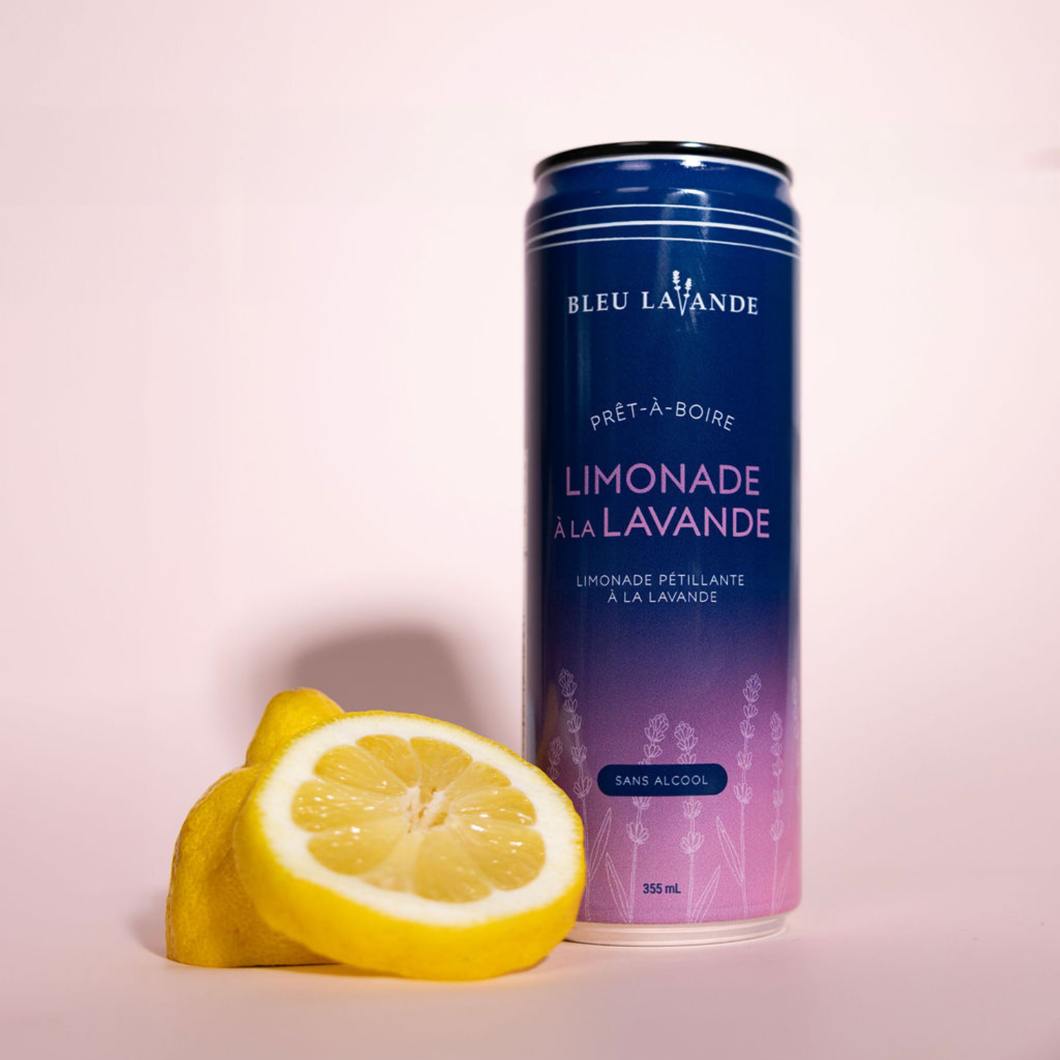 Limonade à la lavande avec citrons