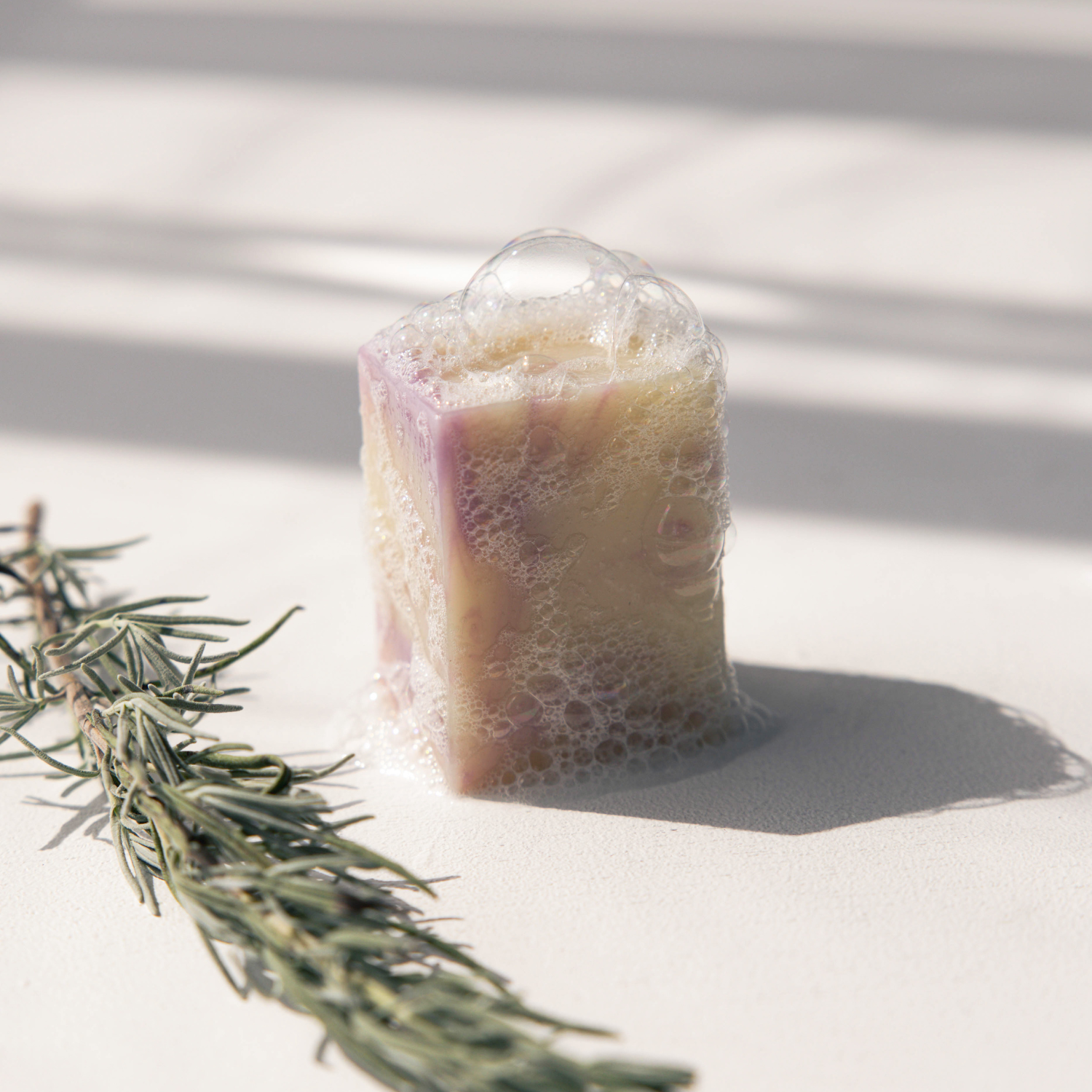 Savon artisanal lavande, bois de hô et romarin 85 g