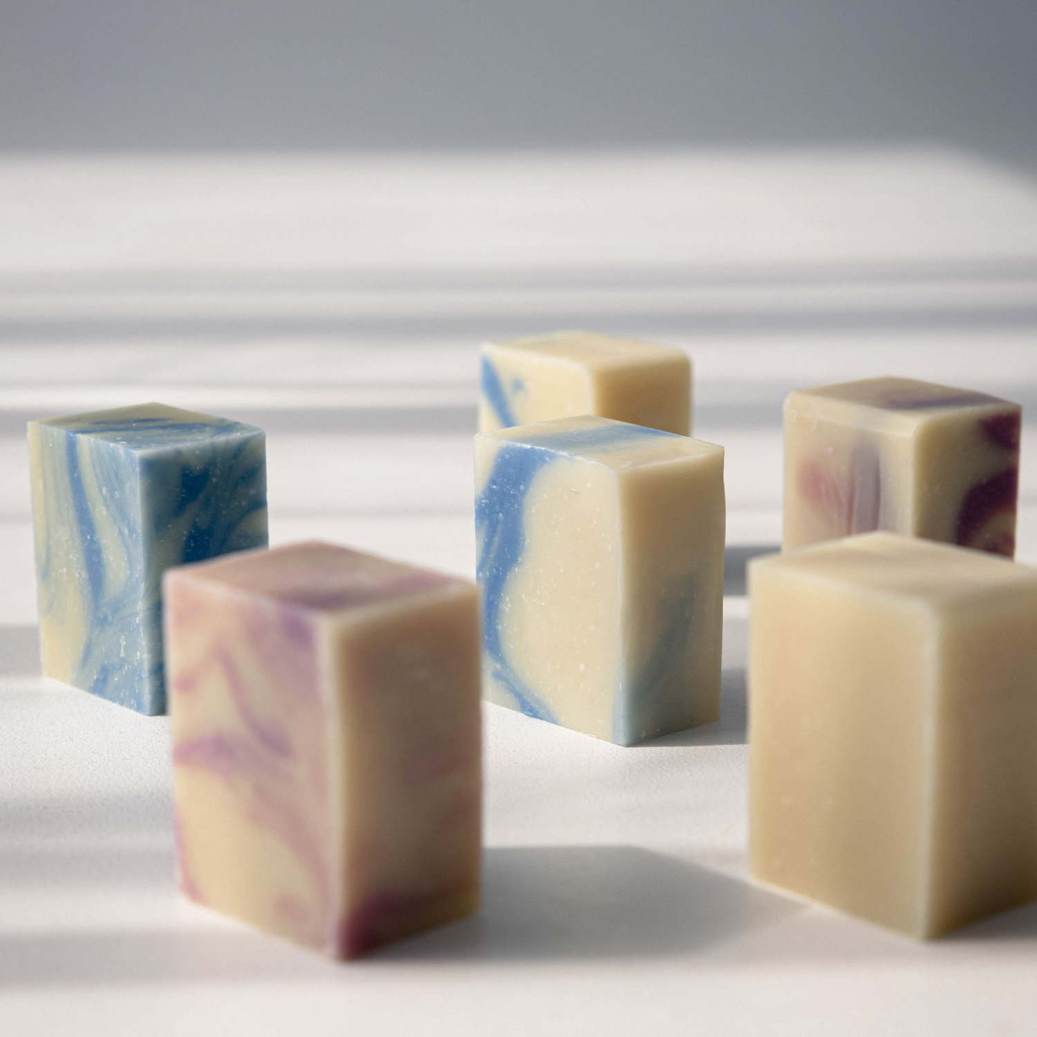 Savons artisanaux pour le bain et la douche enrichis d'huiles essentielles pures