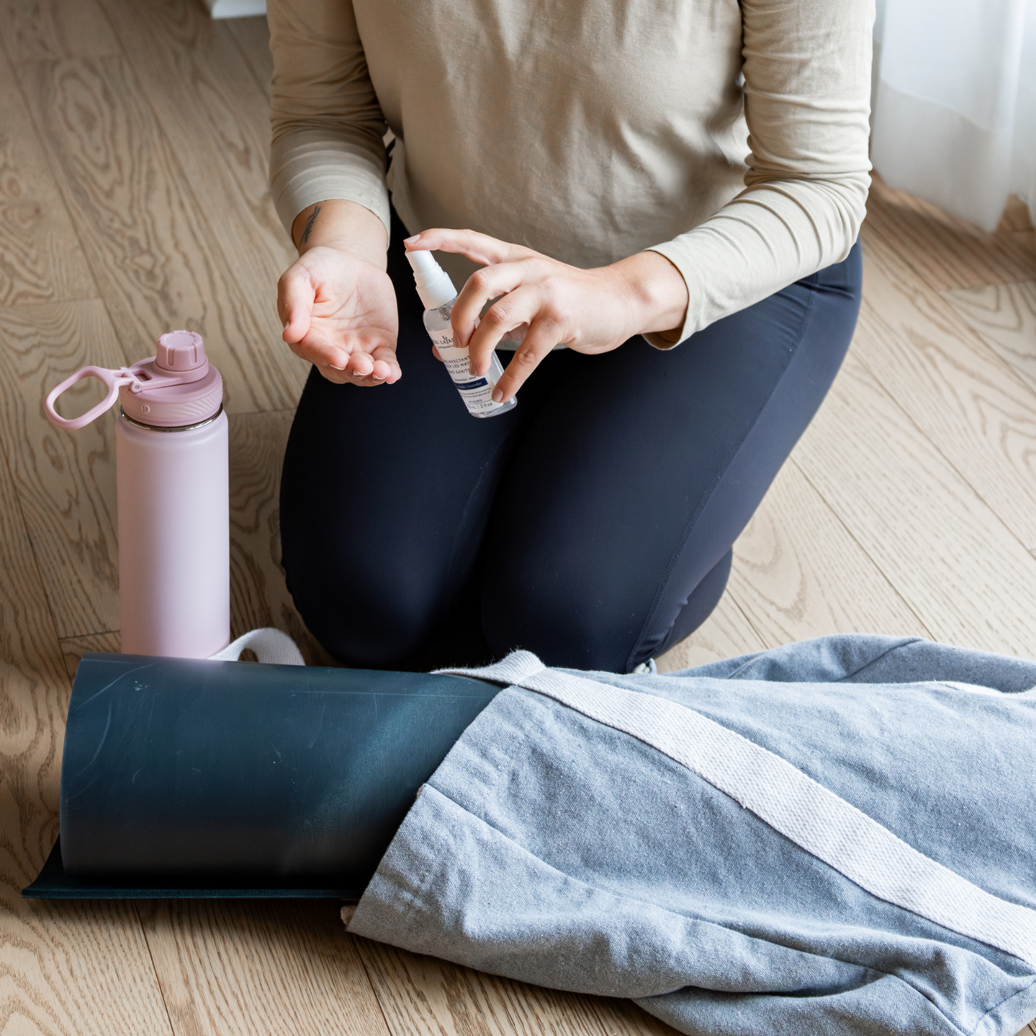 Désinfectant vaporisateur lavande pour les mains à apporter au yoga