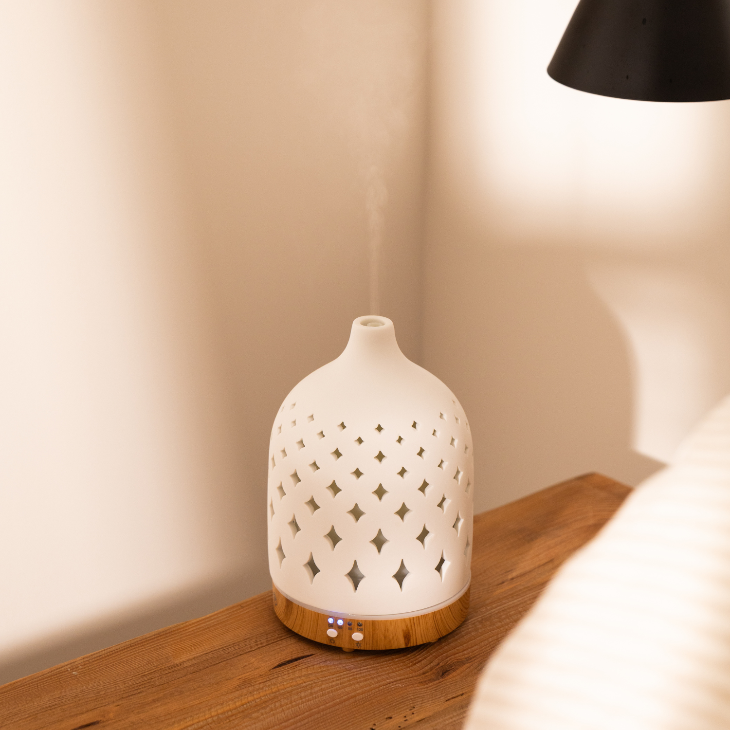 Diffuseur Supernova en train de diffuser des huiles essentielles