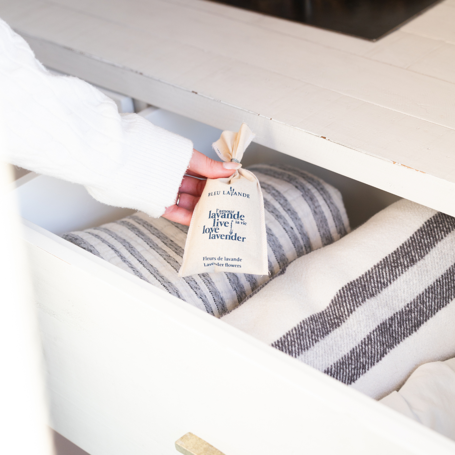 Pochette de lavande séchée à insérer dans les tiroirs