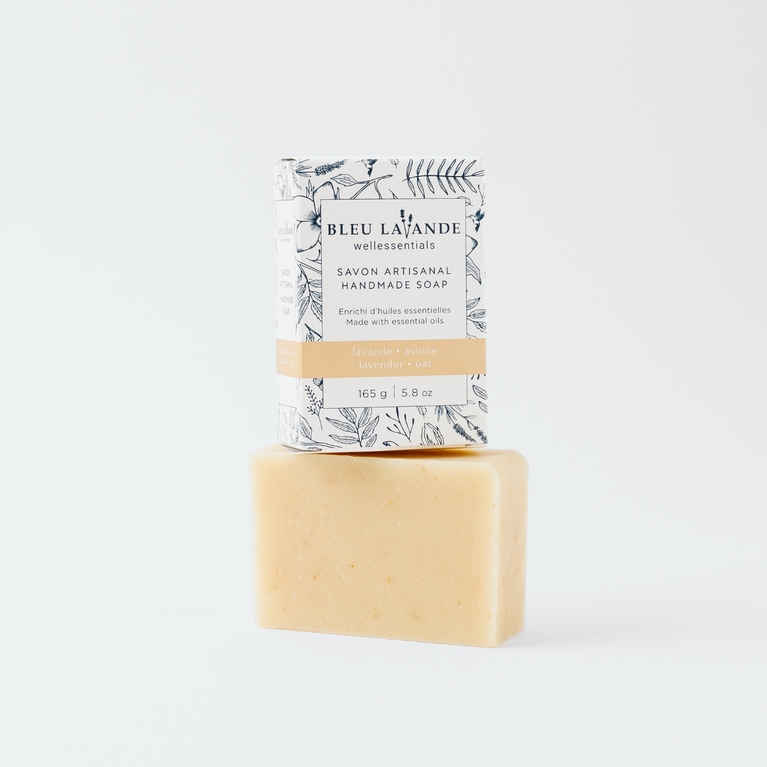 Savon exfoliant lavande-avoine de Bleu Lavande fait à la main